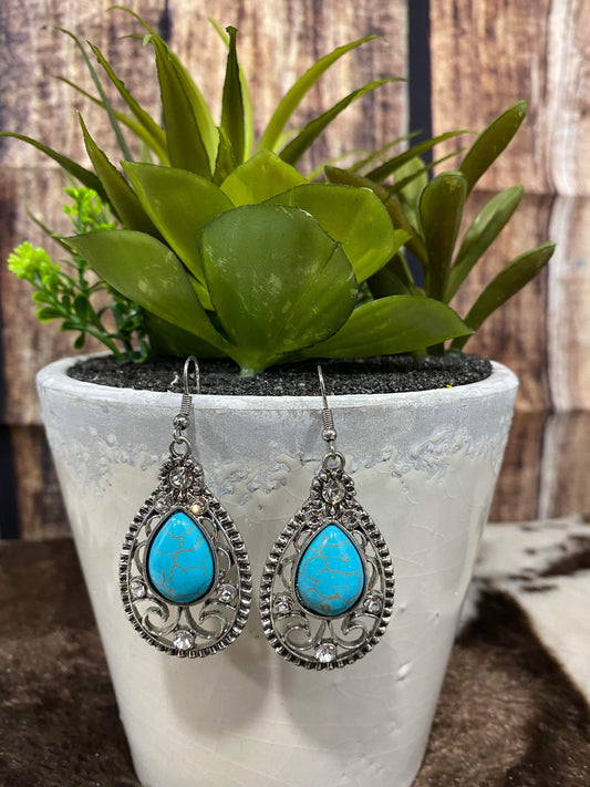 TEAR DROP EARRINGS